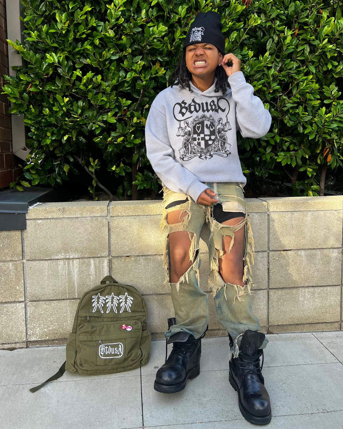 Crest Hoodie (Gray)